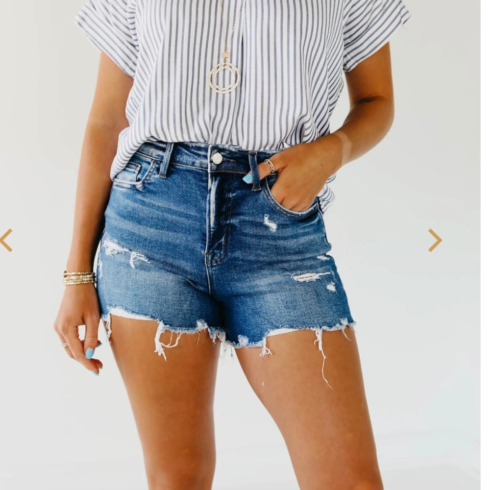 Vervet by Flying Monkey | Cortney Distressed Stretch Mom Shorts
